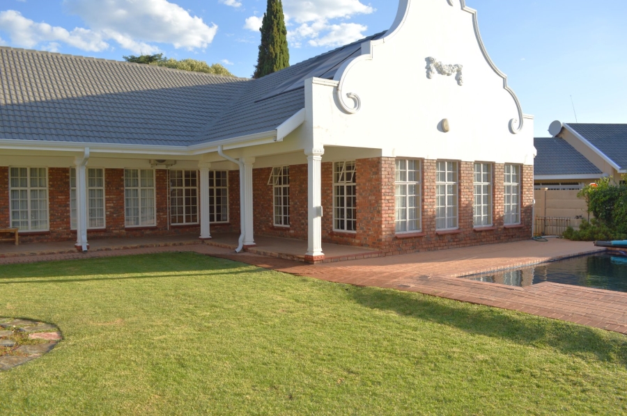 4 Bedroom Property for Sale in Flamwood North West